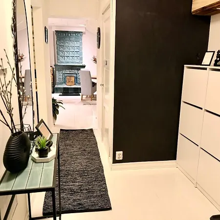 Hearty 1800 Wooden House Near Old Town 公寓