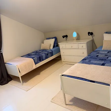 Hearty 1800 Wooden House Near Old Town *