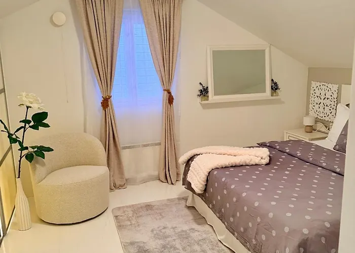 Hearty 1800 Wooden House Near Old Town * 波尔沃