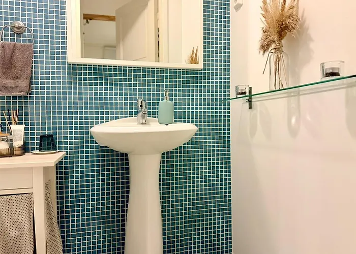 Hearty 1800 Wooden House Near Old Town 公寓 波尔沃