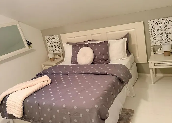 Hearty 1800 Wooden House Near Old Town *